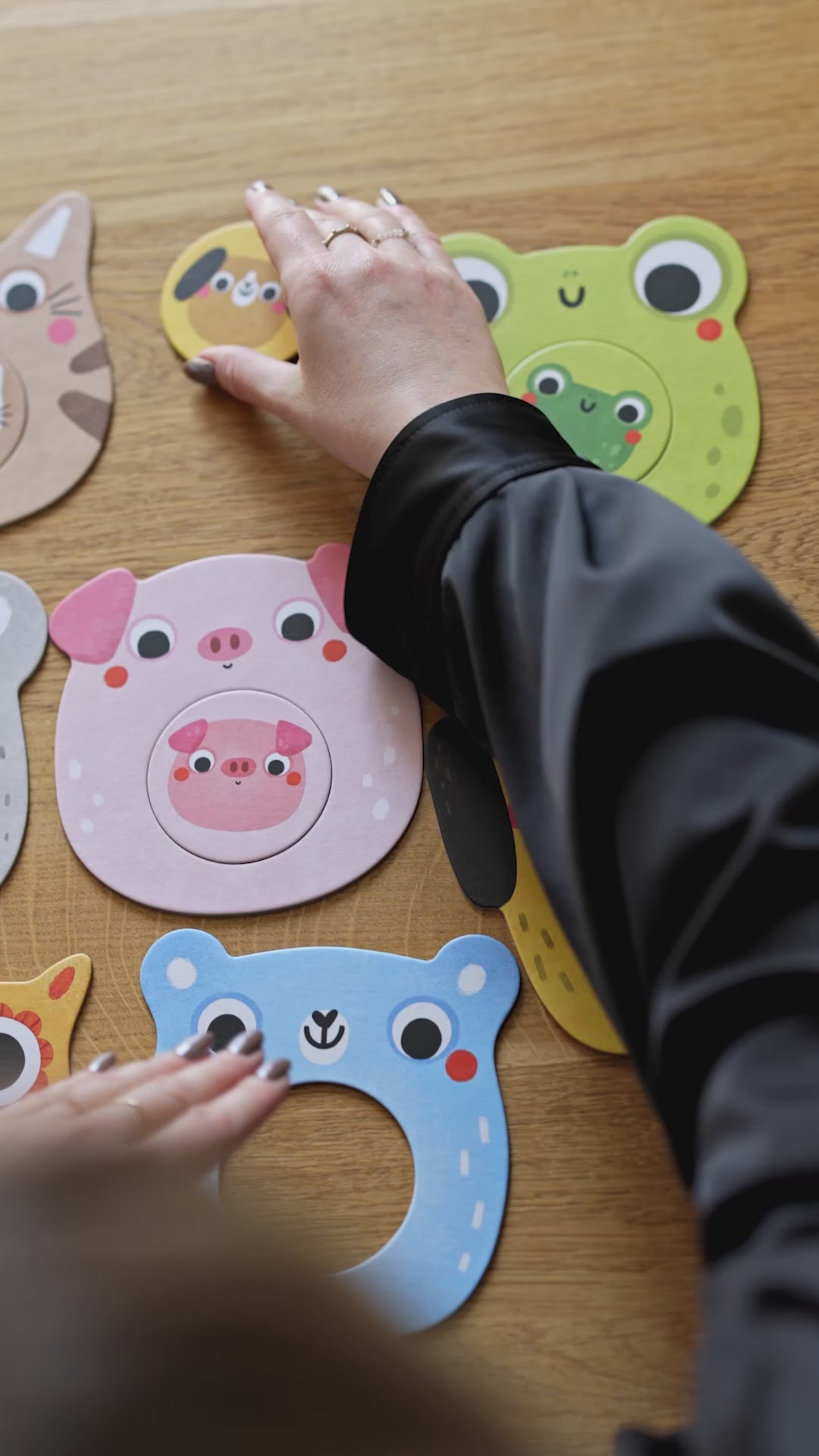 Indlæs video: Mit første puslespil – Mini mig